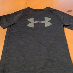 Gray boys Under Armour heat gear shirt
